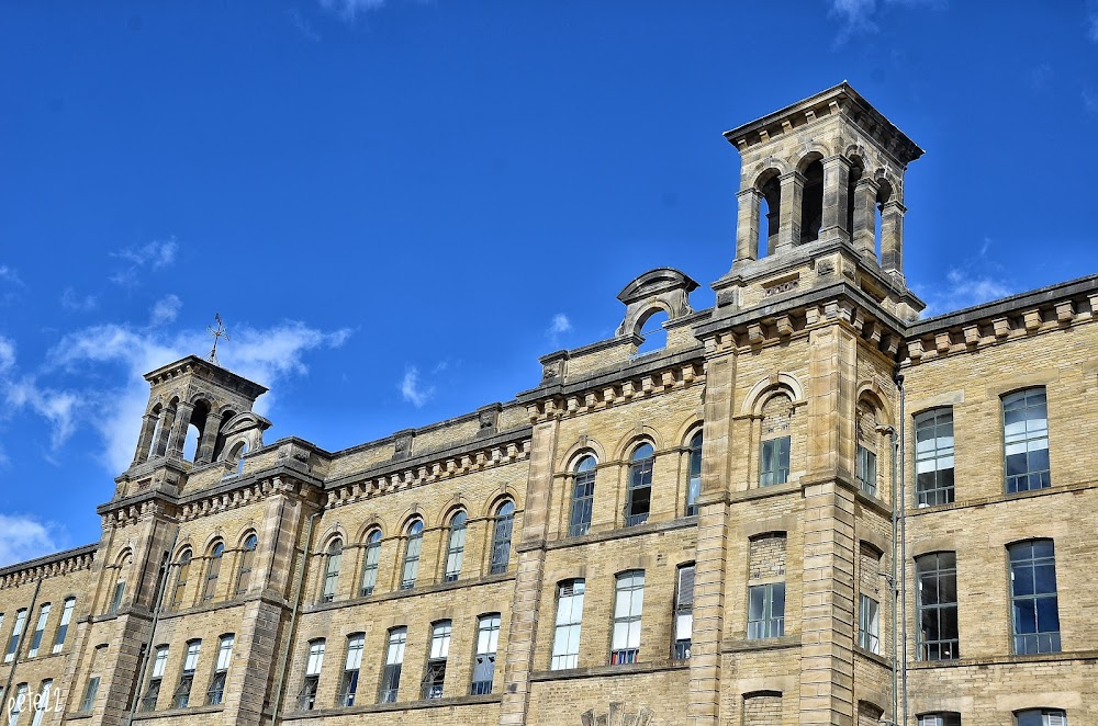 Hidden History: The Lost Portraits of Bradford : exteriors and interiors with a photoshoot by Ian Beesley of Shanaz Gulzar, and the people they had tracked down