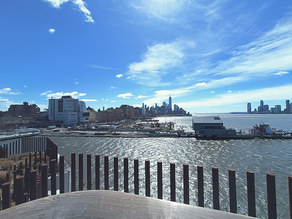 The Immigrant : Ellis island ferry