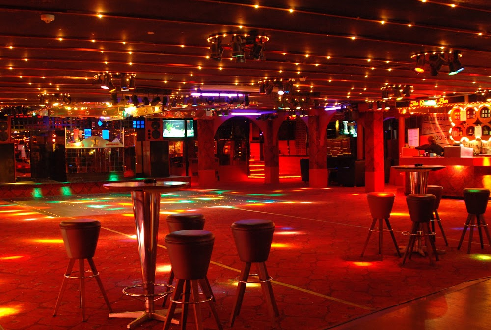 The Inbetweeners Movie : interior of Marco's nightclub