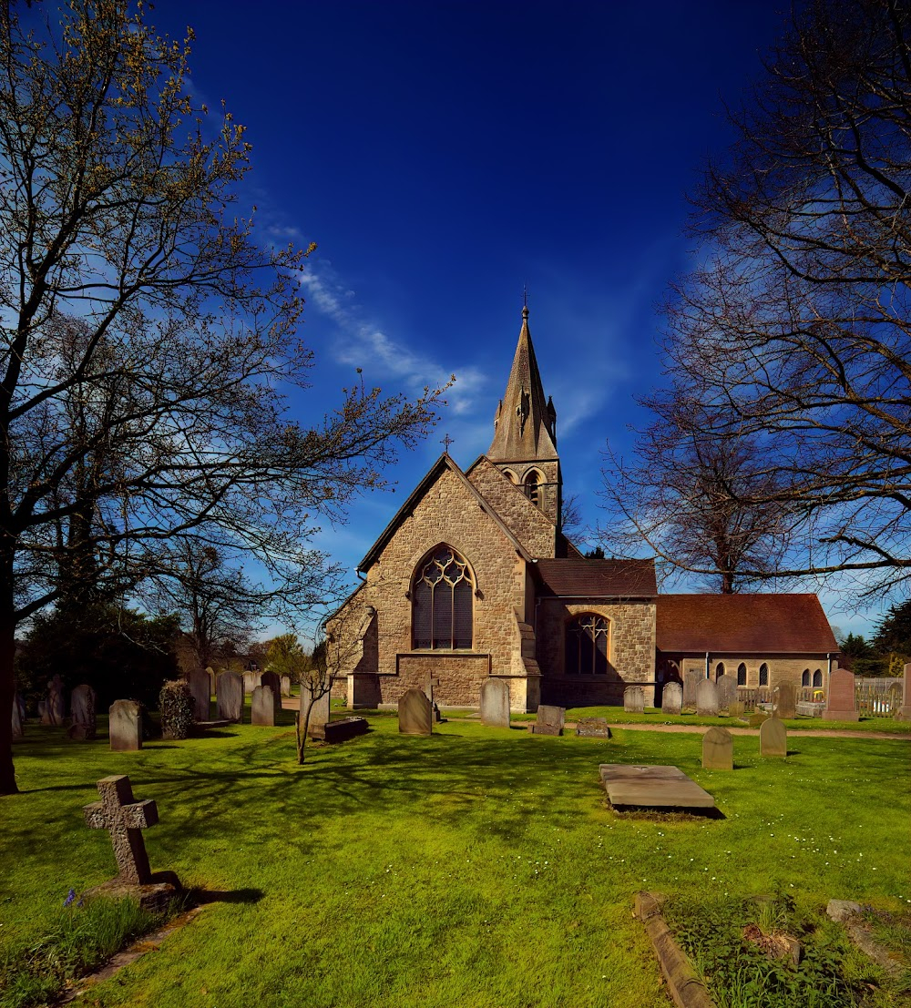 The Innocents : Miles and Flora go to church