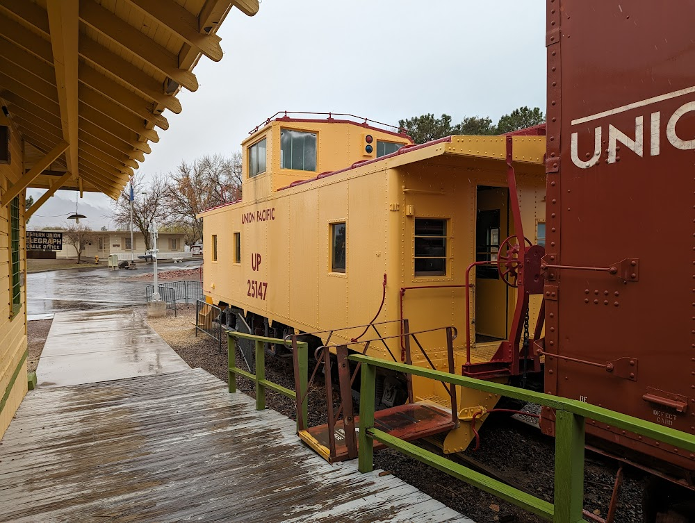 The Las Vegas Story : train station