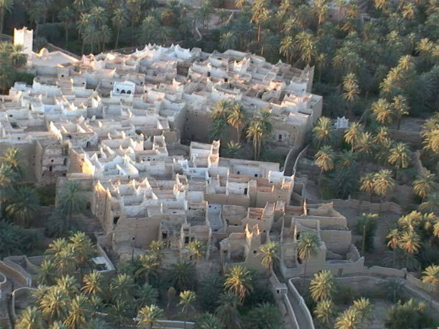 The Maltese Double Cross : Citadel, desert, village.