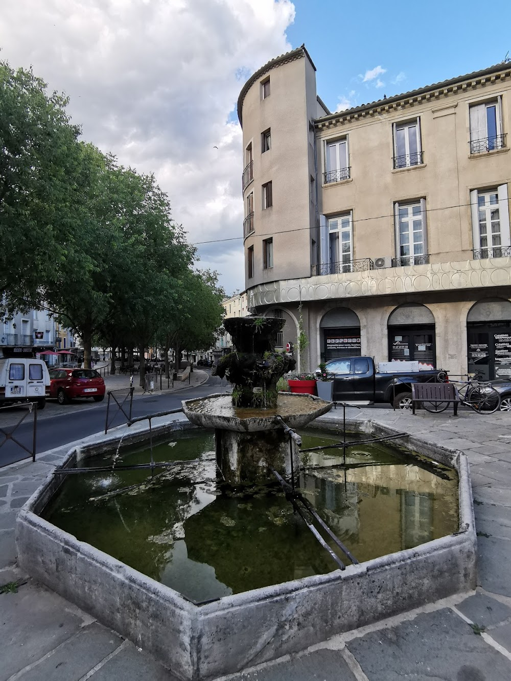 The Man in the Hat : The Hotel