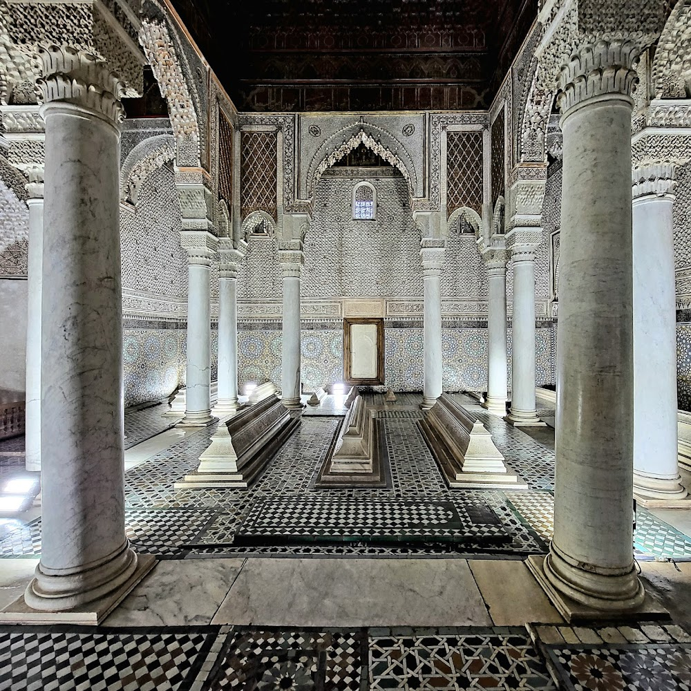 The Man Who Knew Too Much : The bus enters the north gate, Gate of Bab Doukkala, seen from outside and inside the city.