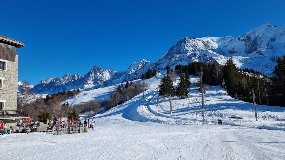 Les aiguilles rouges : 