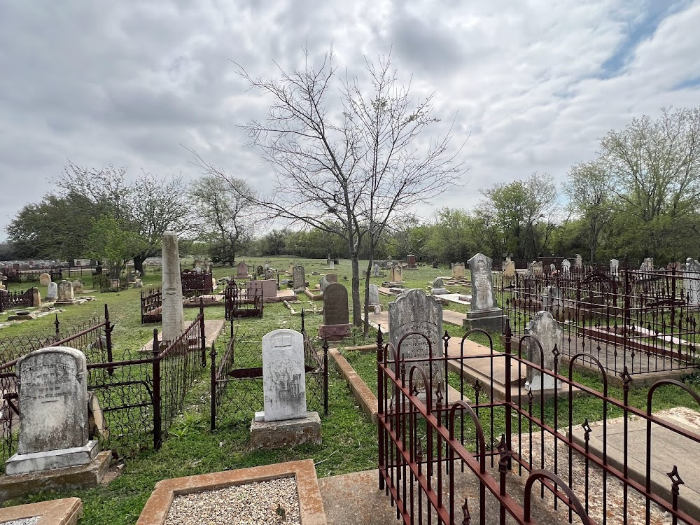 The Naked Witch : cemetery scene