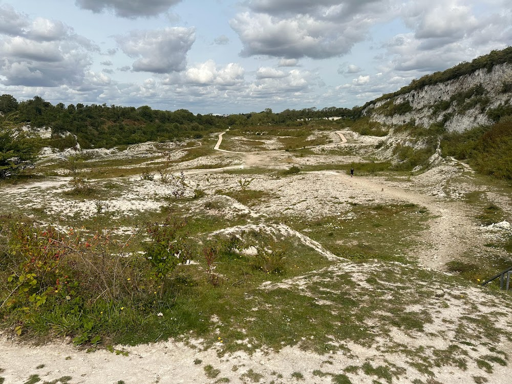 The Nightcomers : Chalk Pits/Quarry Kite Flying