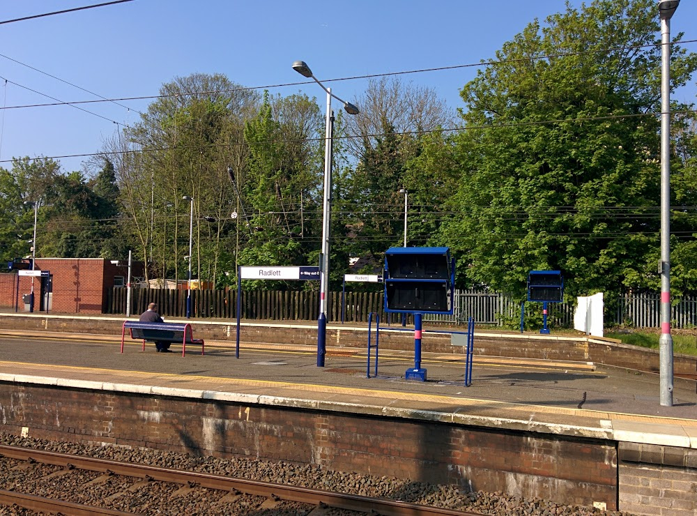 The Password Is Courage : station where Dirk Bogarde and Maria Perschy board their train