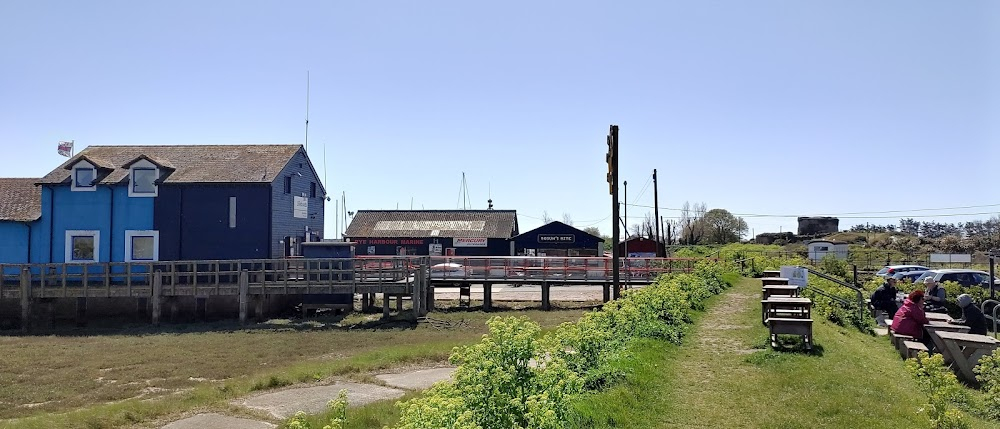 Cross Channel : French Port Saliare for quayside and Tex's shooting in the telephone booth.