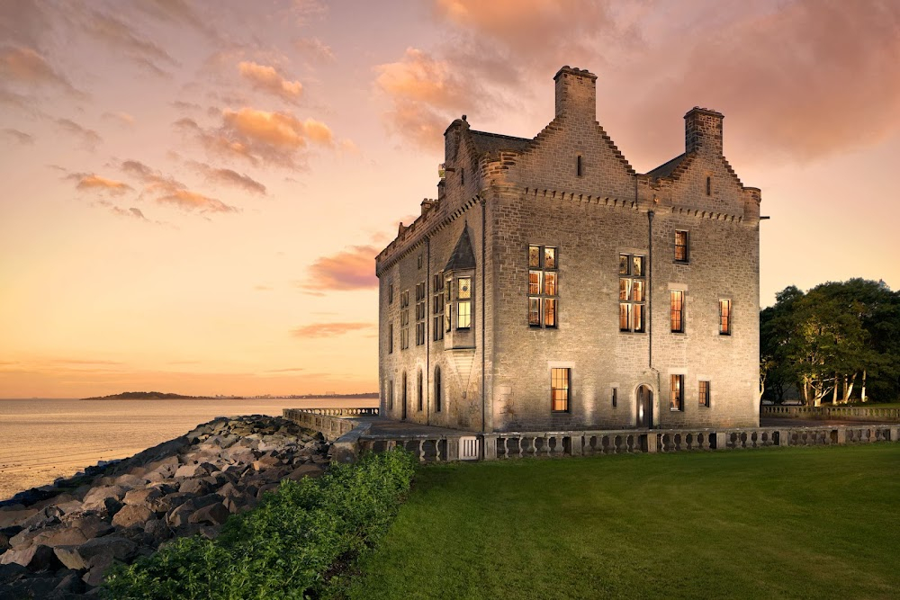 The Prime of Miss Jean Brodie : Mr Lowther's house in Cramond