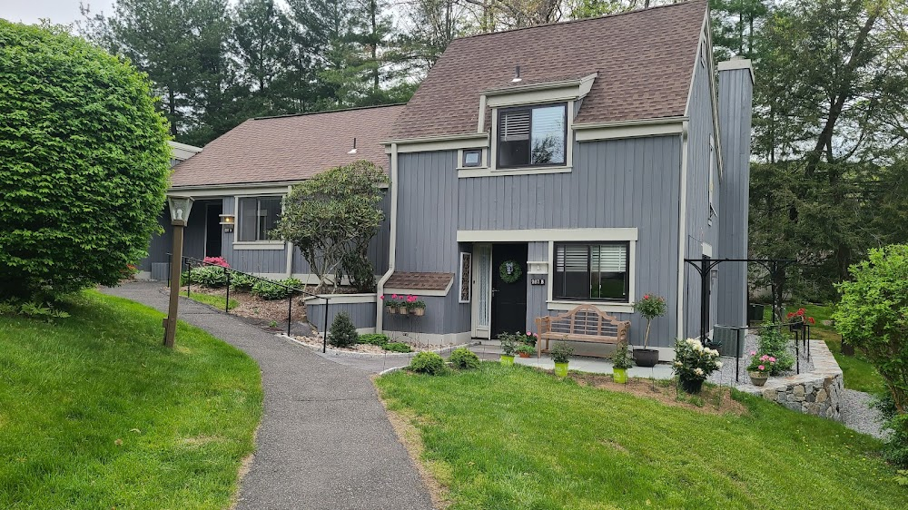 The Private Lives of Pippa Lee : The exterior establishing shot of the retirement home is in Heritage Village, Southbury CT