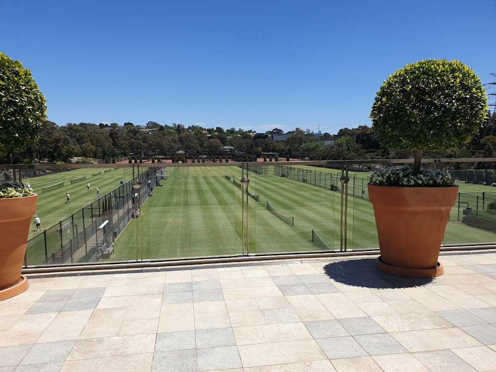 The Queen in Australia : tennis