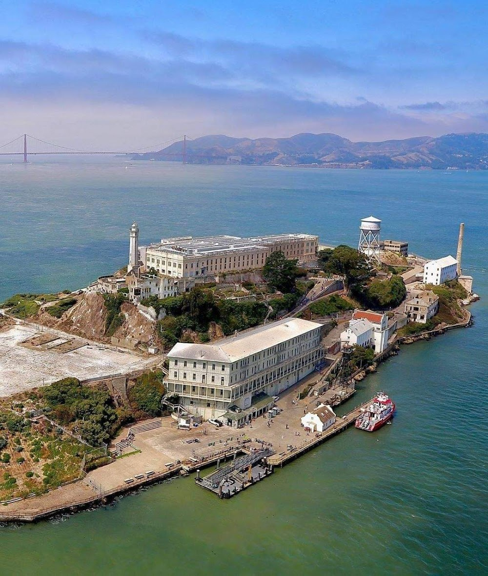 Birdman of Alcatraz : exteriors: long shots