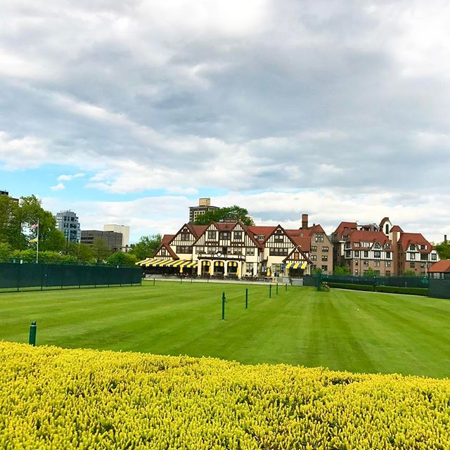 The Royal Tenenbaums : tennis court