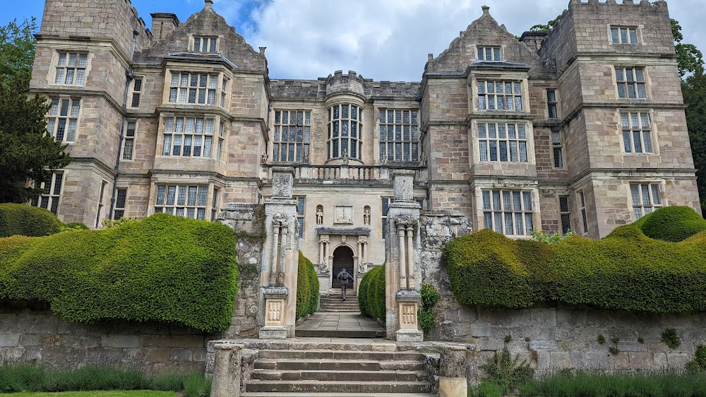 The Secret Garden : Misselthwaite Manor exterior