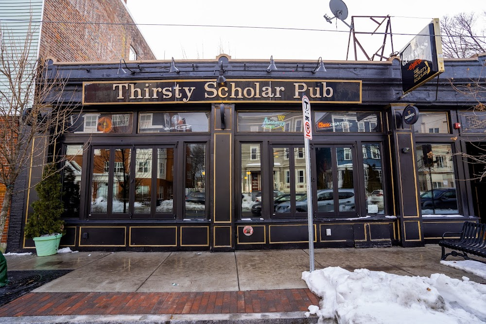 The Social Network : opening scene interior of the bar where Erica breaks up with Mark