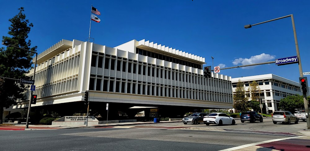 The Specialist : Final scene outside courthouse