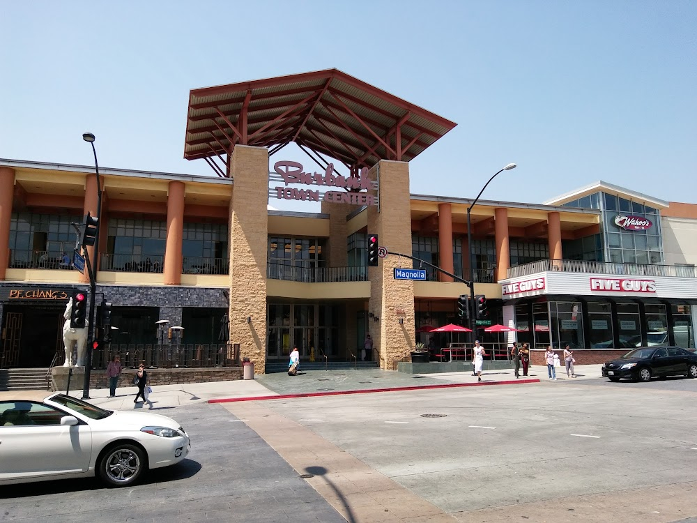 The Best Place to Be : Open air mall scenes. Then known as 'Burbank Golden Mall, a pedestrianized mall in downtown Burbank from 1967-1989. Redeveloped into the Burbank Town Center.