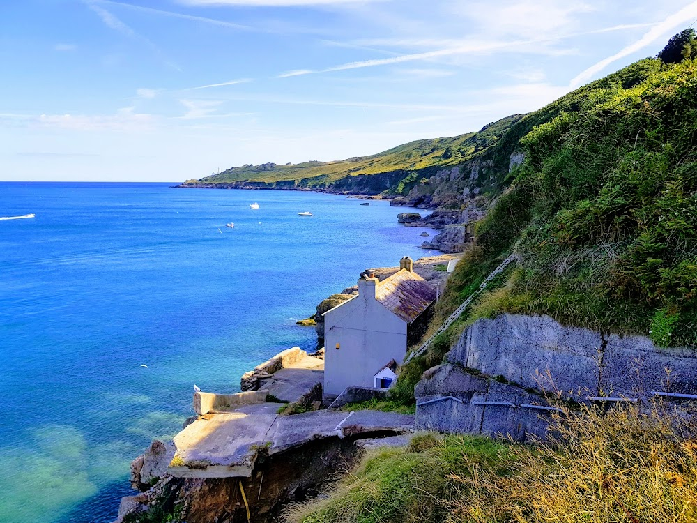 The System : Tinker and Nicola swim in the sea and visit the ruined village