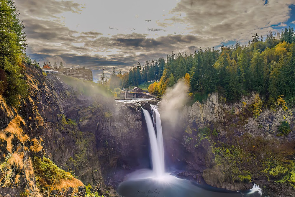 Natural Wonders of Washington State : Falls 100 feet higher than Niagara, a film of these falls used 50 years later in the title sequence for the Twin Peaks TV series.