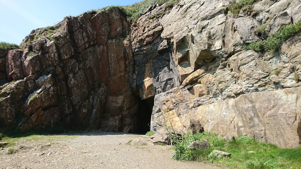 The Wicker Man : beach and cave scene