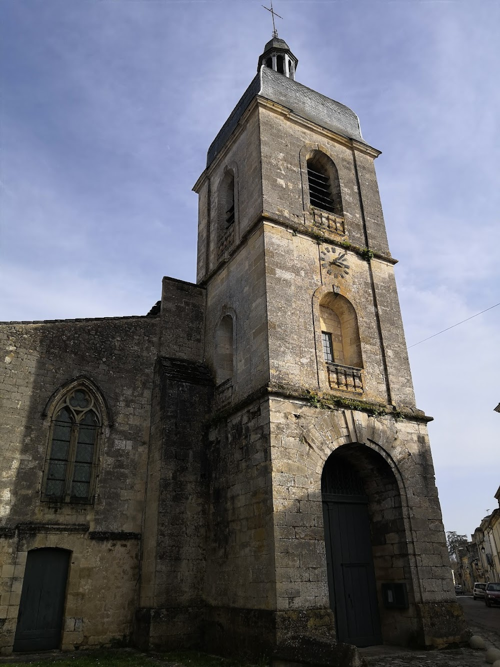 Thérèse Desqueyroux : village street and church scenes