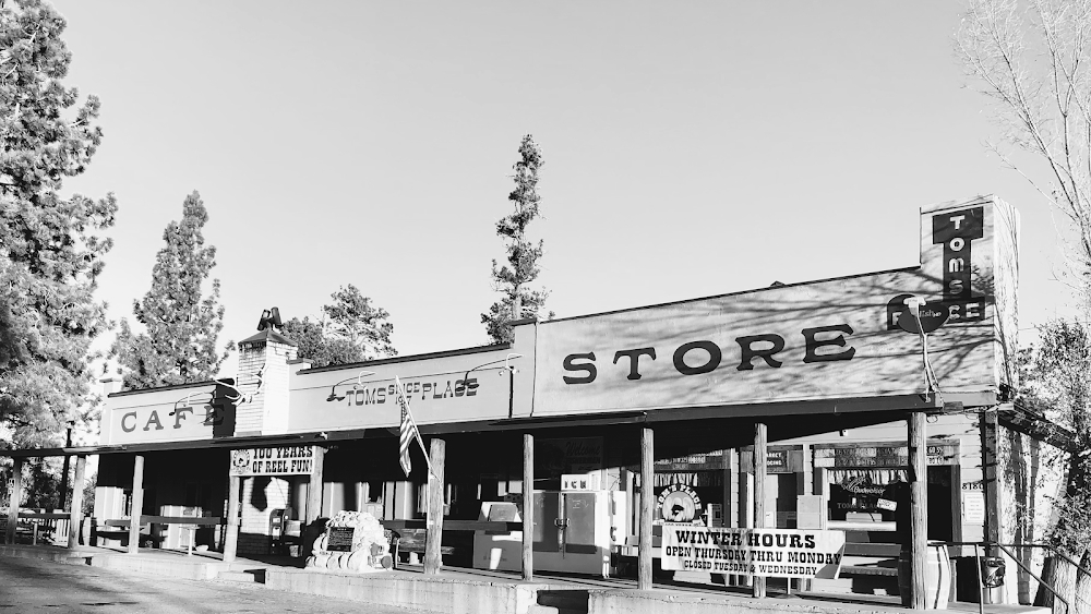 They Won't Believe Me : exteriors "Thomason's Corner" store & bus stop where Larry meets Verna