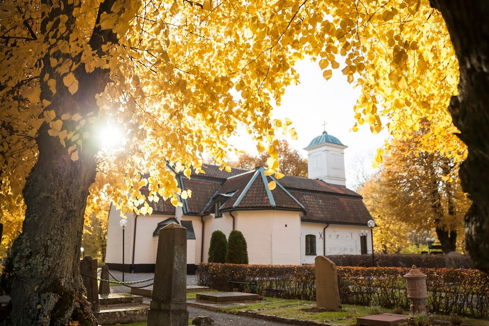 På livets ödesvägar : church scene