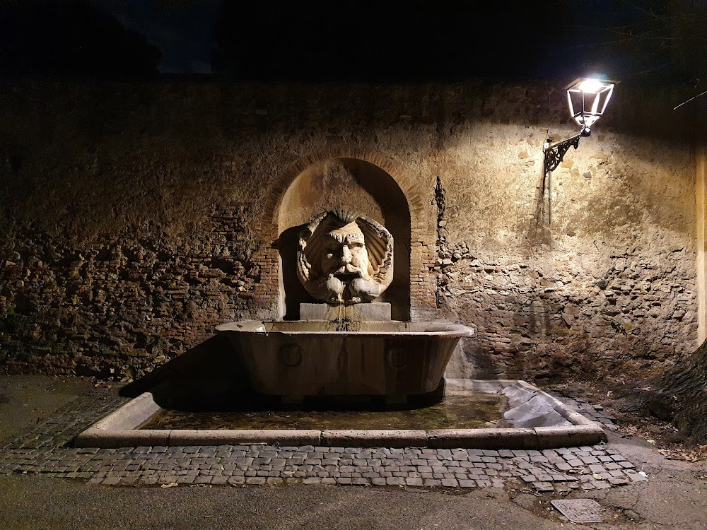 Three Coins in the Fountain : Girls leaving the cocktail party