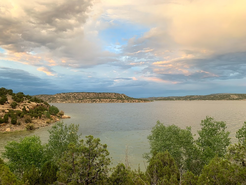 Thunderhead: Son of Flicka : lake