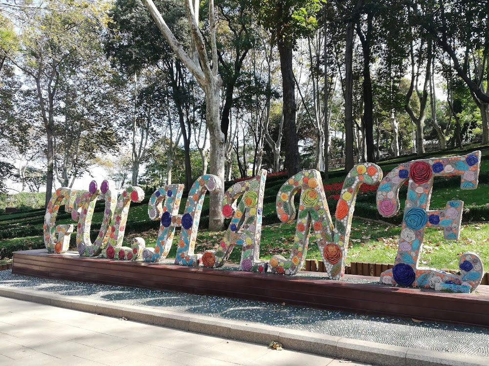 Topkapi : The gang visits the fair