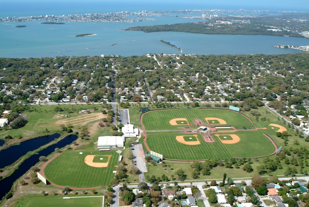 Touching the Game: The Story of the Cape Cod Baseball League : 