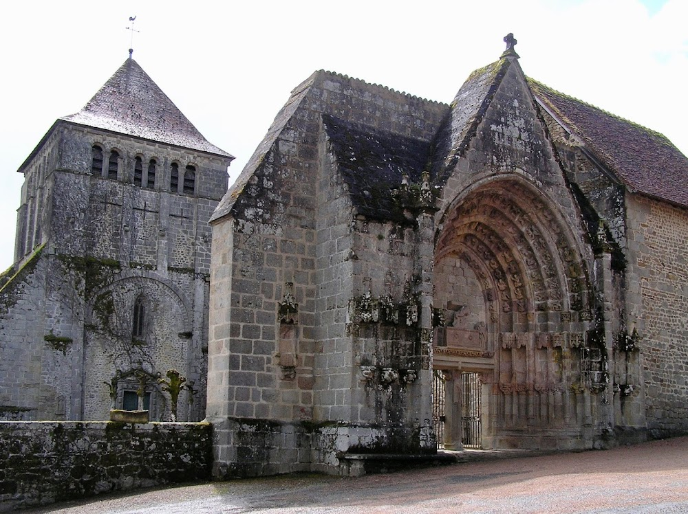 Tous les matins du monde : church interiors and exteriors