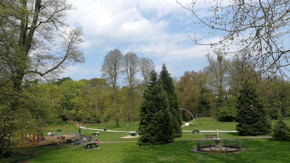 Mumsy, Nanny, Sonny & Girly : Children's Playground