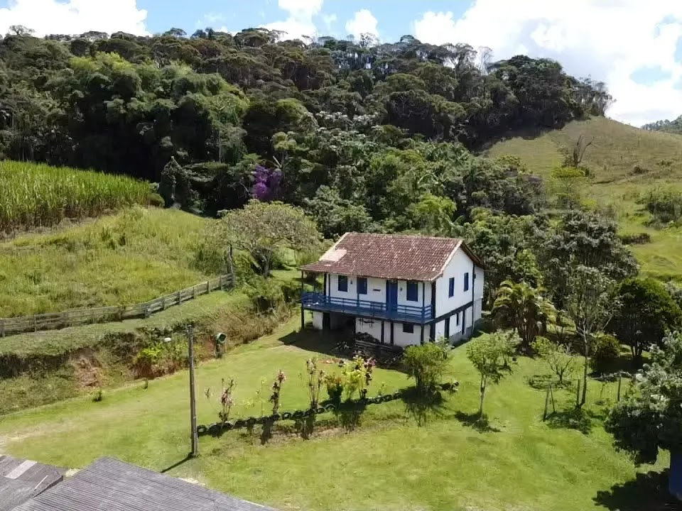 Tudo que movimenta : documentary shot on Belisário, rural town in Muriaé.