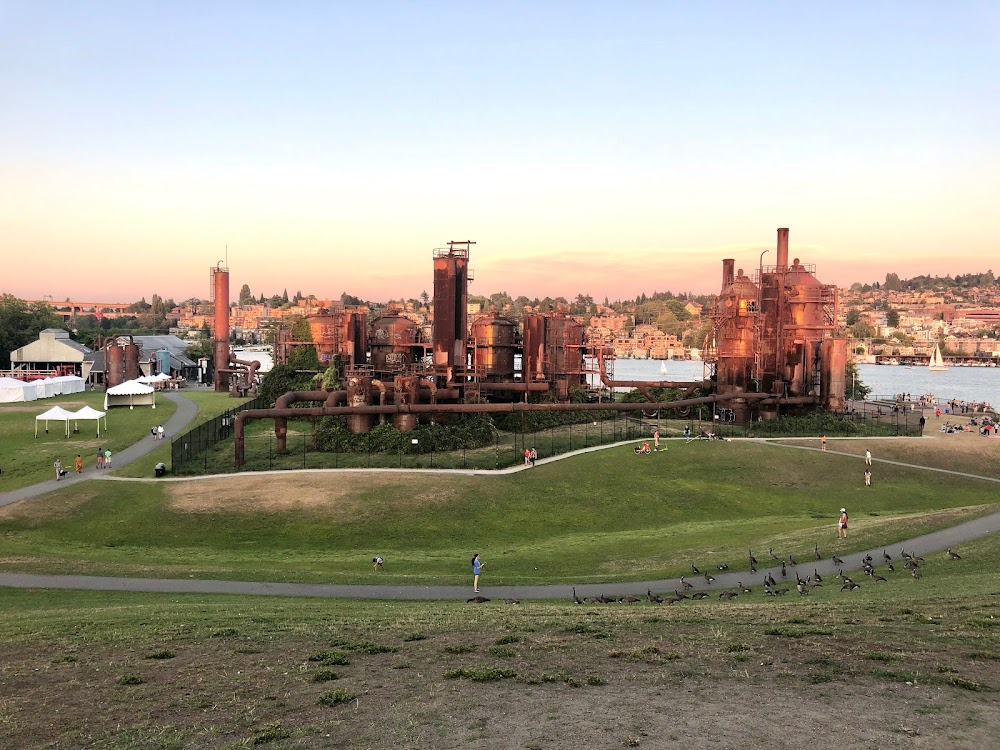 Twice in a Lifetime : Harry and Audrey go for a work in Gas Works Park