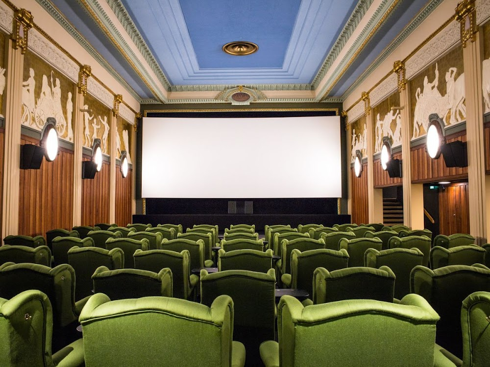 Tyhjiö : cinema