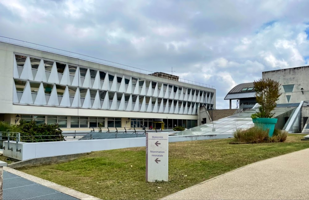 Un château en Italie : hospital entrance