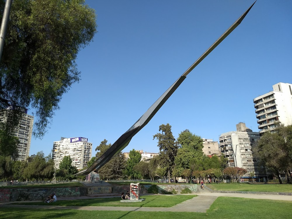 Una mujer fantástica : the park with fountains