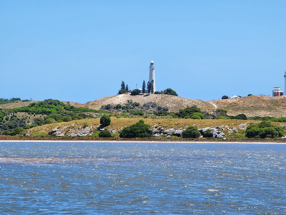 Under the Lighthouse Dancing : 