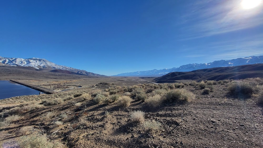 Under Western Stars : drought scenes near dam