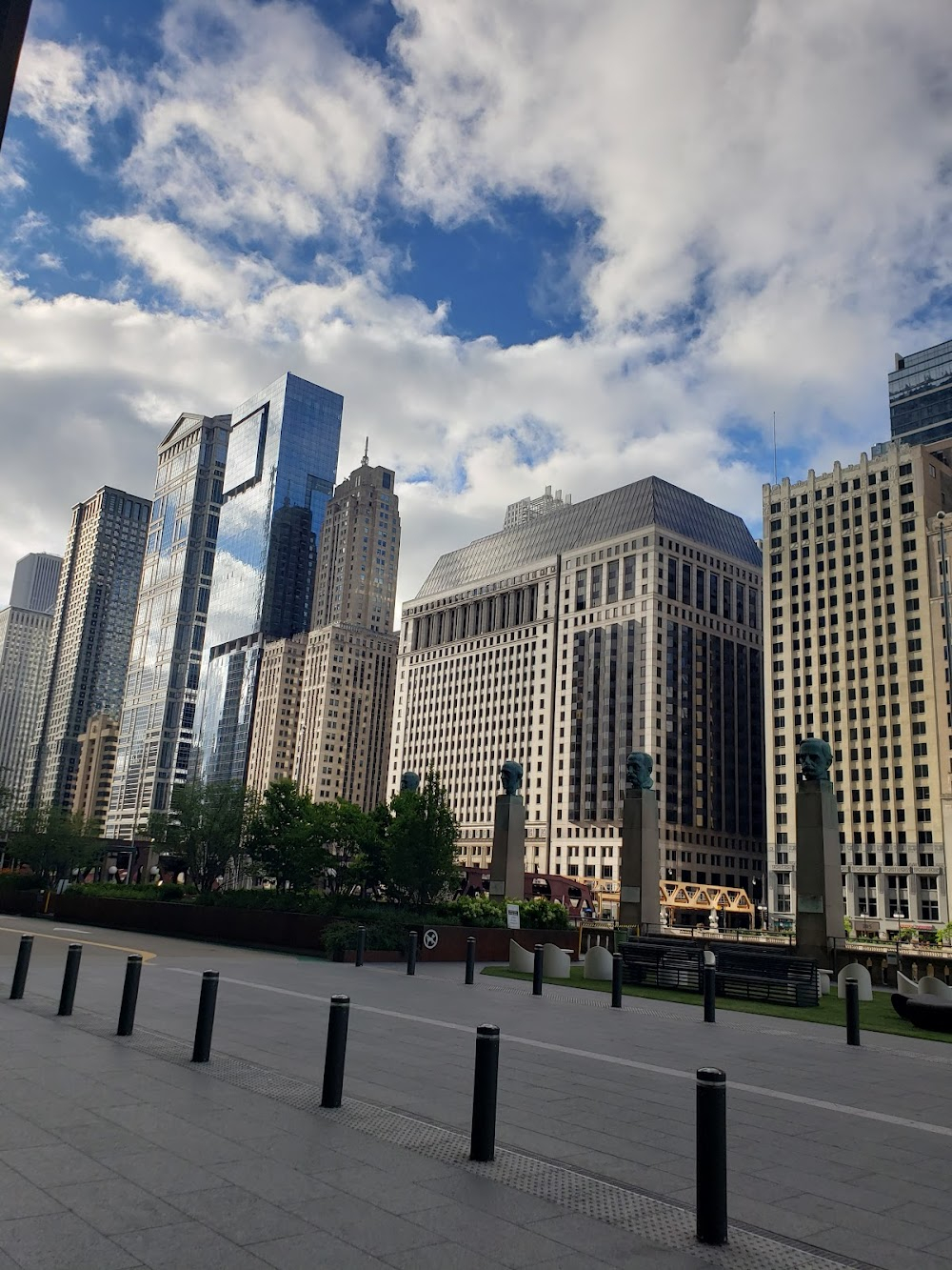 Undertow : Seen in background as car drives southwest on West Wacker Drive near end of film