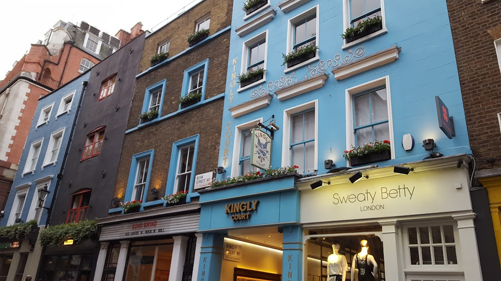 Upgraded : scenic shot from the corner of Bridle Lane, looking down Beak Street towards Marshall Street