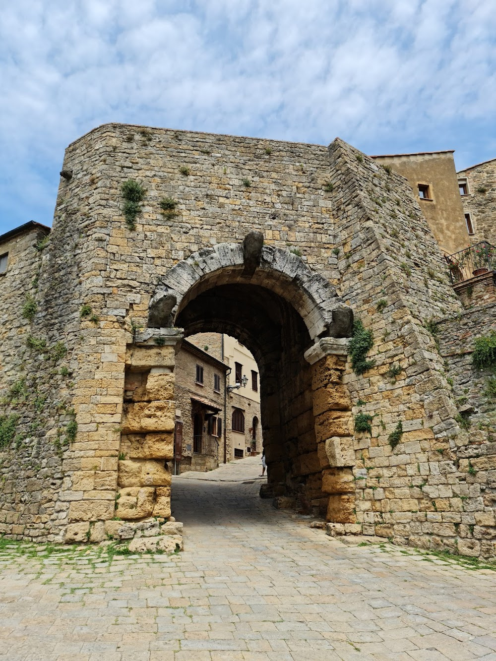 Vaghe stelle dell'Orsa... : Etruscan gate