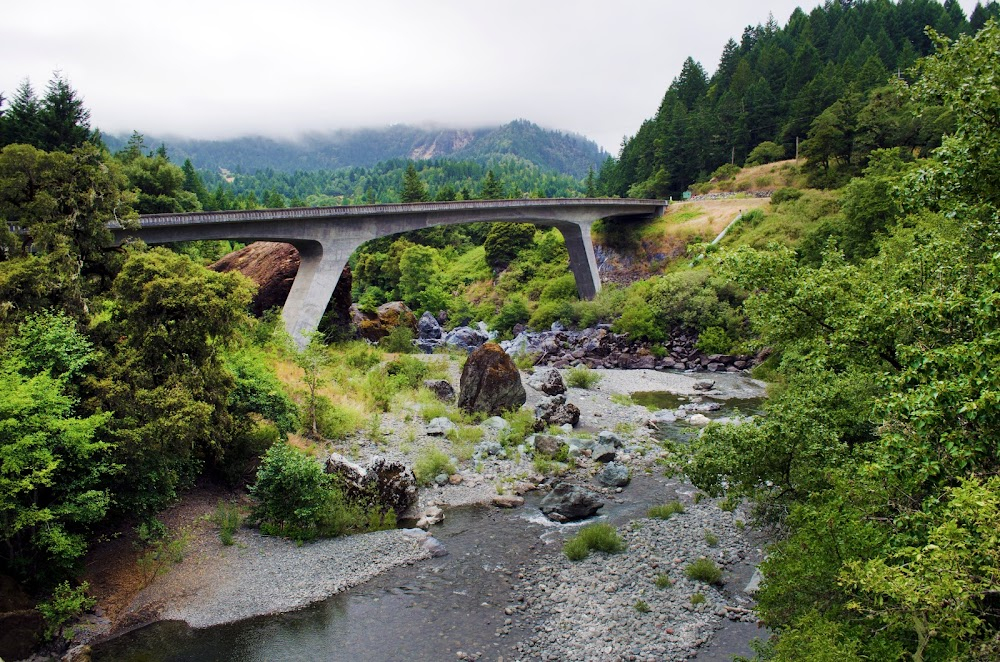 Valley of the Giants : dam on the Van Duzen River