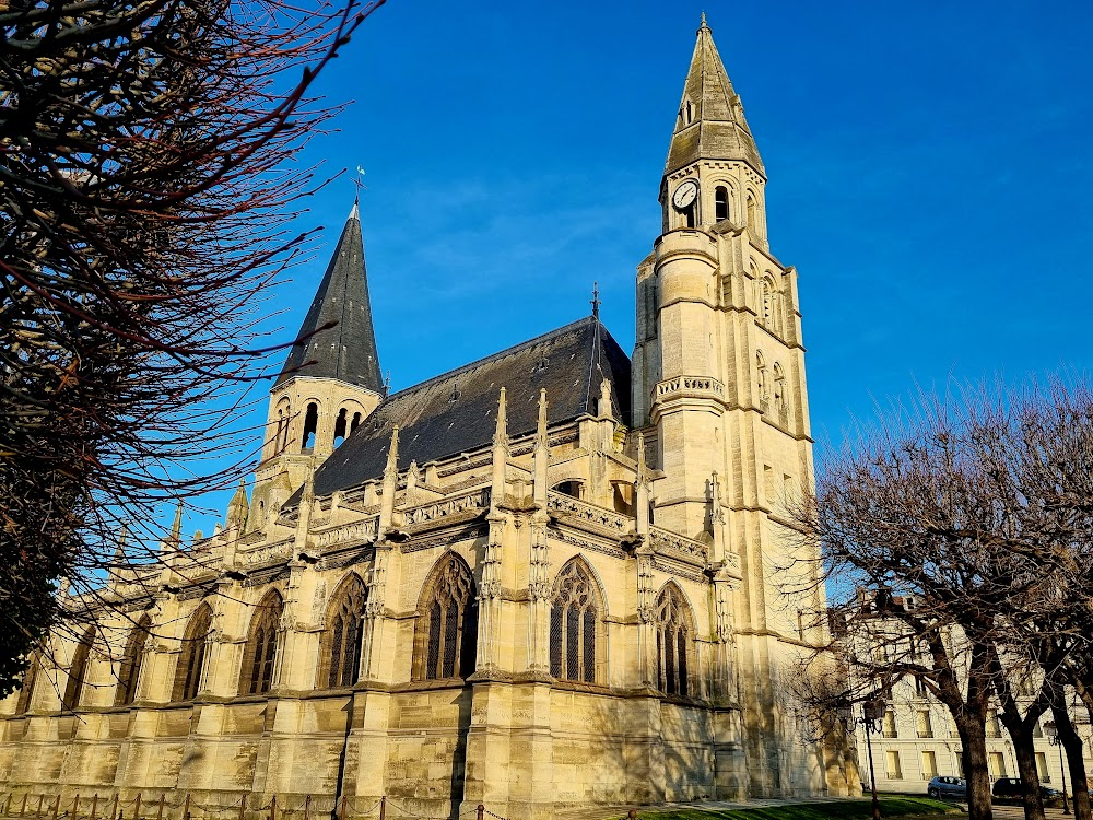 Vénus beauté (institut) : church in Poitiers