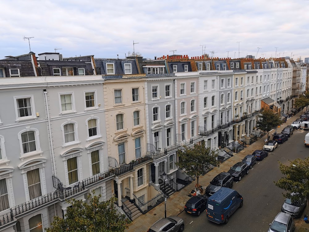 The Very Strange Story of... The Legendary Joe Meek : the flat in London he shared with Lionel Howard