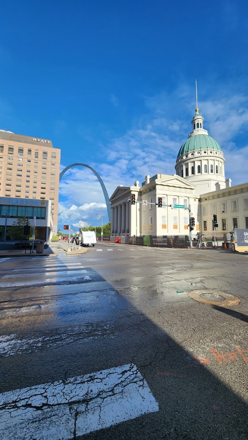 Visiting St. Louis : old St. Louis County Courthouse