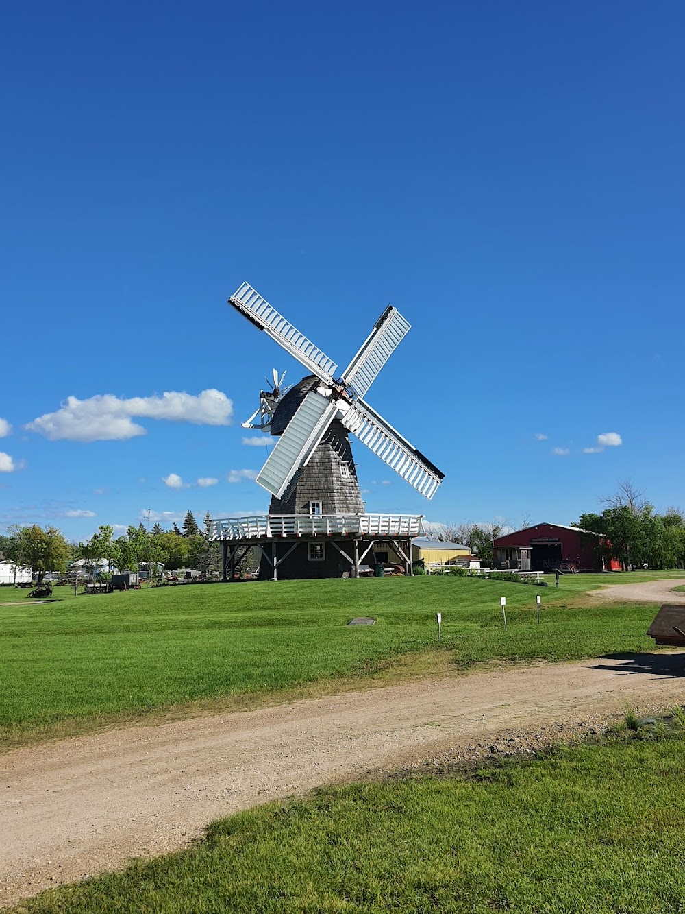 Volendam: A Refugee Story : Mennonite Village