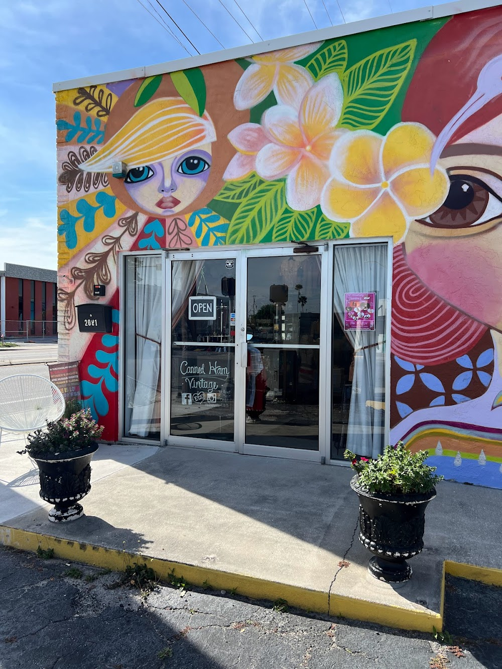 Walk of Generations : Thirft Store Exterior and Alley